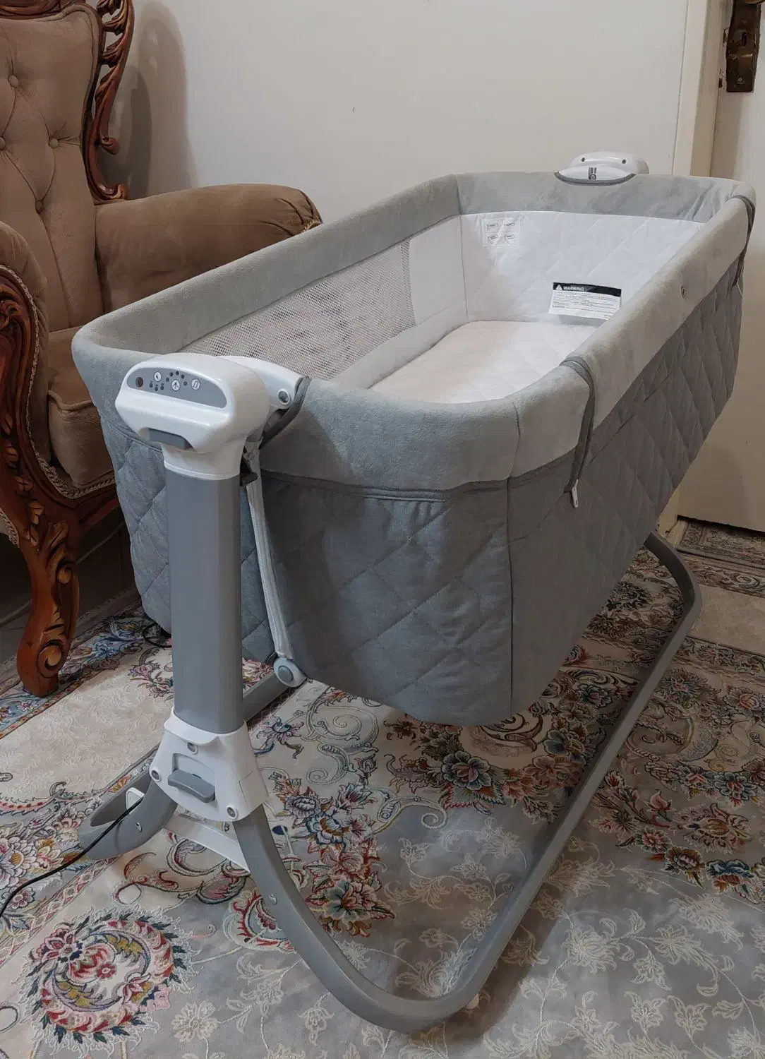 گهواره برقی و تخت کنار مادرaxes|تخت و صندلی بچه|ری, دولتآباد|دیوار