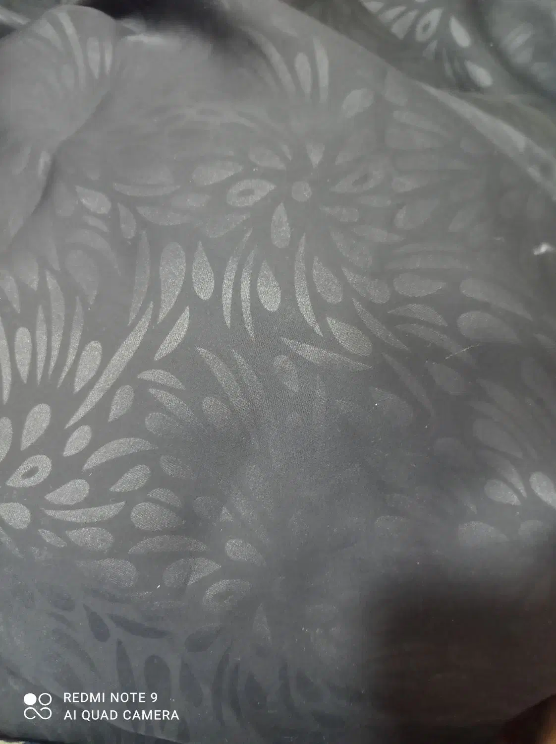 چادر مشکی|لباس|لنجان, |دیوار