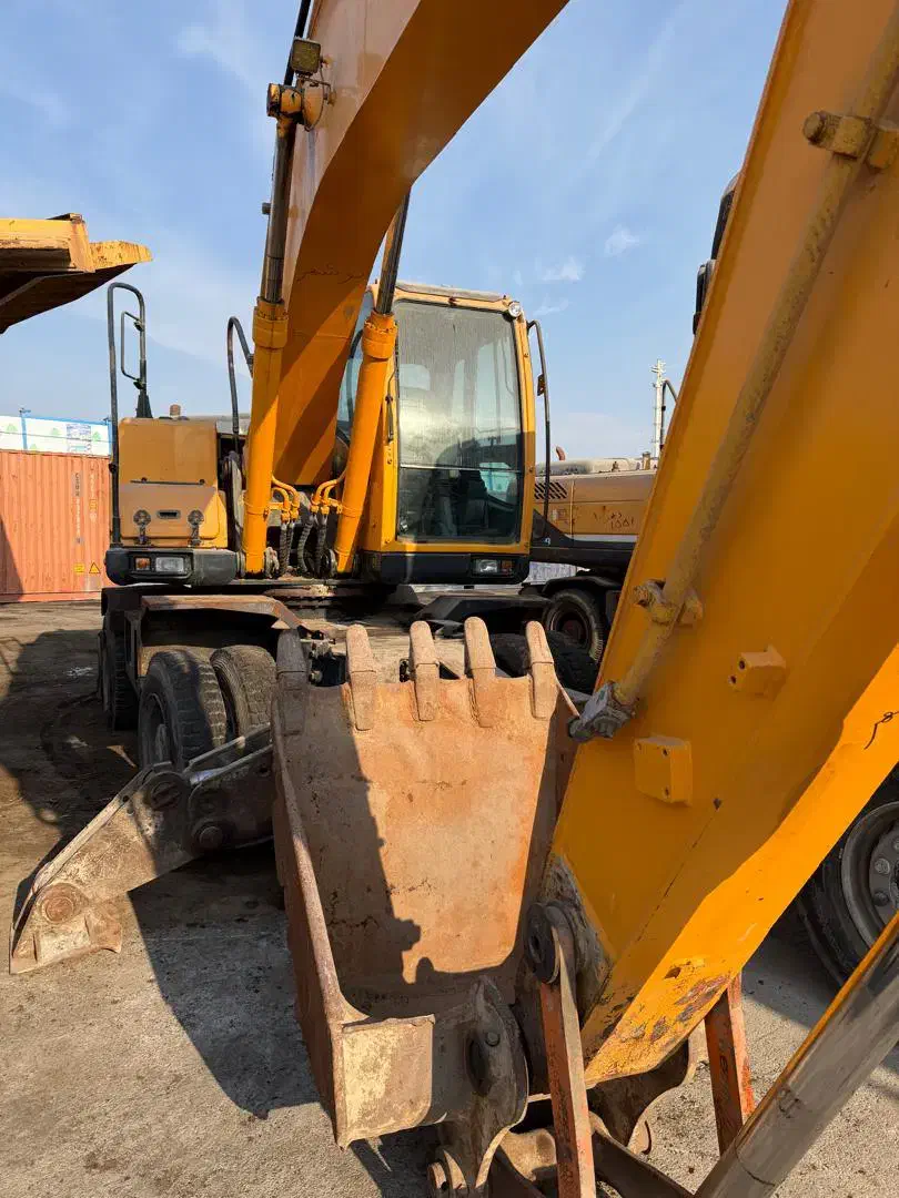 بیل لاستیکی هیوندای210ساخت کره|خودرو سنگین|تهران, فردوس|دیوار