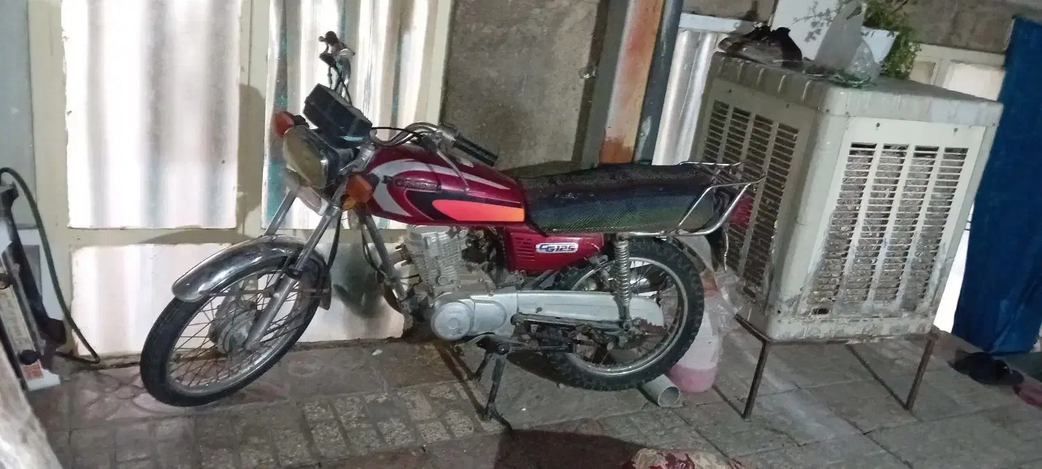 هندا۱۲۵|موتورسیکلت|مشهد, قائم|دیوار