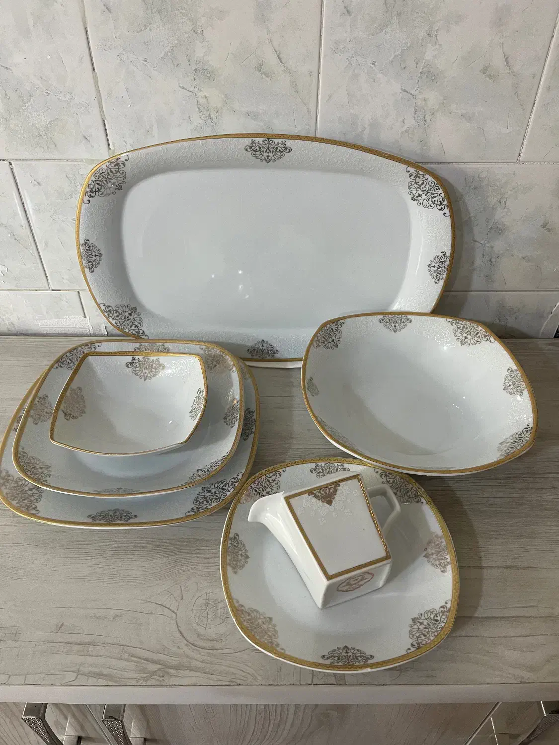 چینی شیک در حد نو|ظروف سرو و پذیرایی|بانه, |دیوار