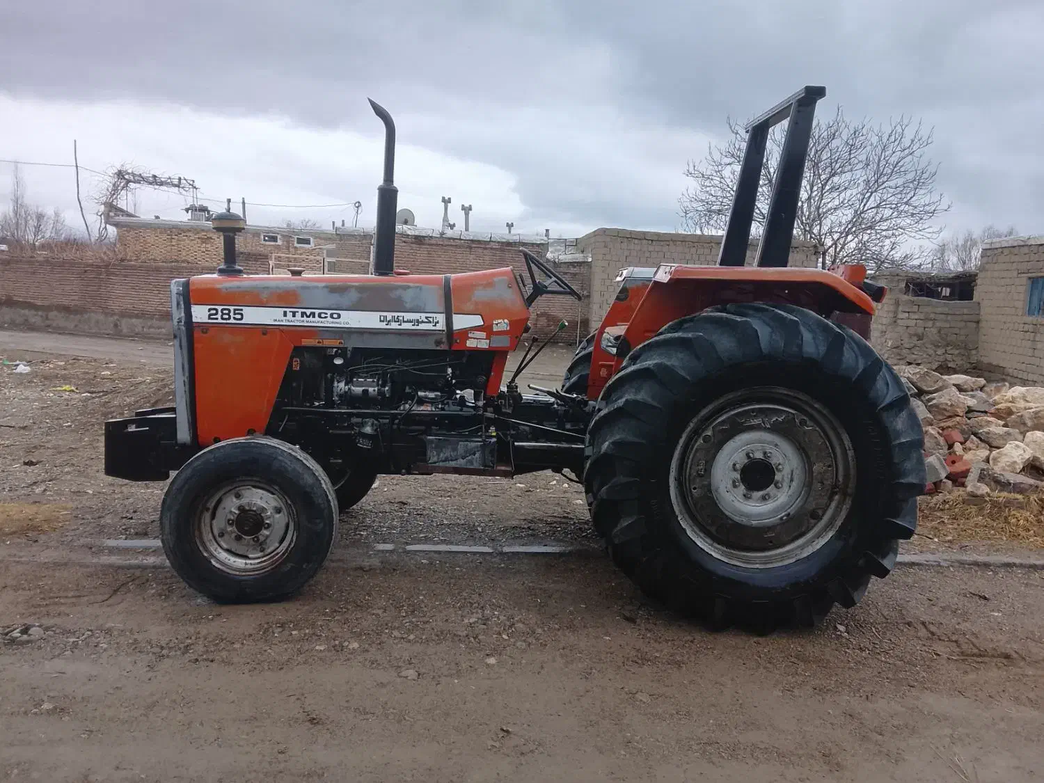 فرگوسن مدل 82|خودرو سنگین|اشنویه, |دیوار