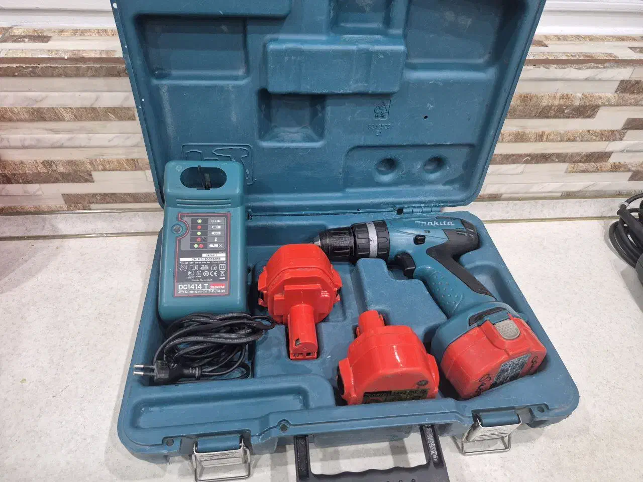 ابزار آلات|ابزارآلات|تهران, نیروی هوایی (پیروزی)|دیوار