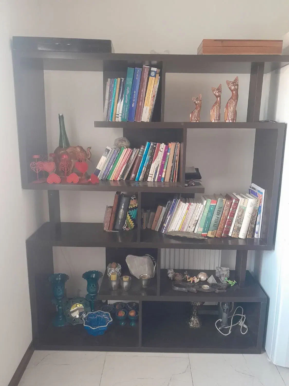 کتابخانه در حد نو|کتابخانه، شلف، قفسه‌های دیواری|هشتگرد, شهرک ولیعصر (مصلی)|دیوار