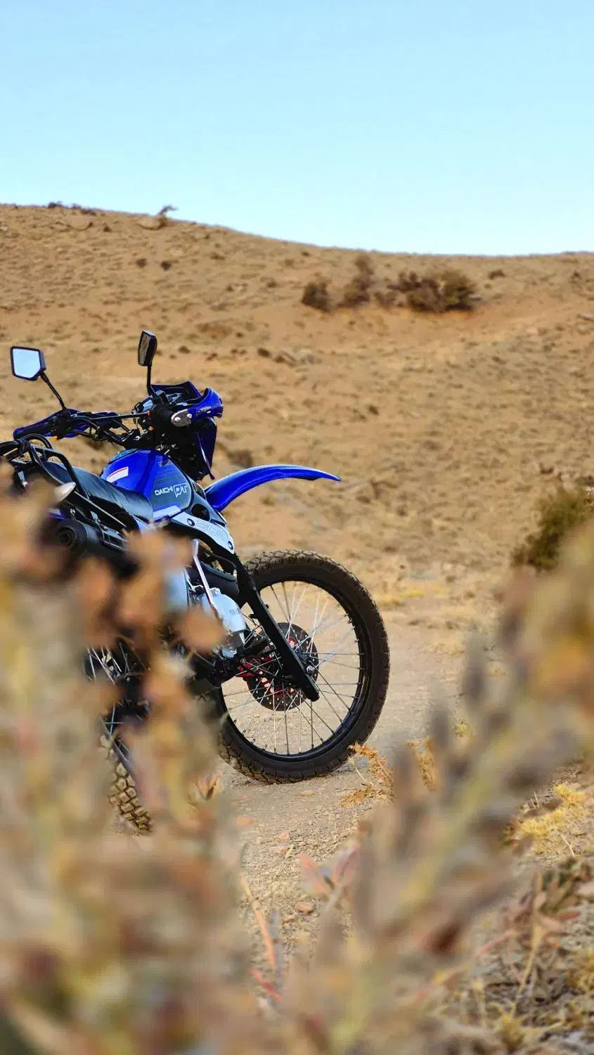 تریل ۲۰۰ دایچی|موتورسیکلت|صحنه, |دیوار