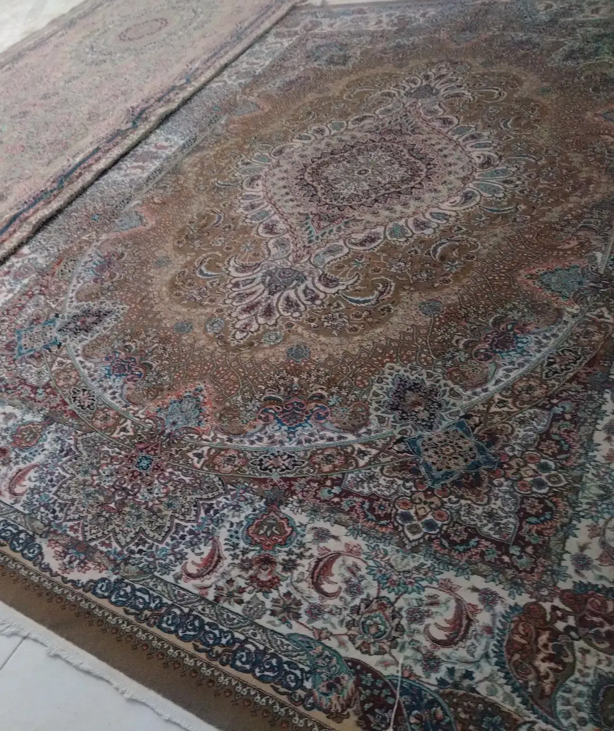 فروش فوری دو فرش ماشینی با طرح زیبا فقط ۳ میلیون|فرش|اسلامشهر, شهرک انبیا|دیوار