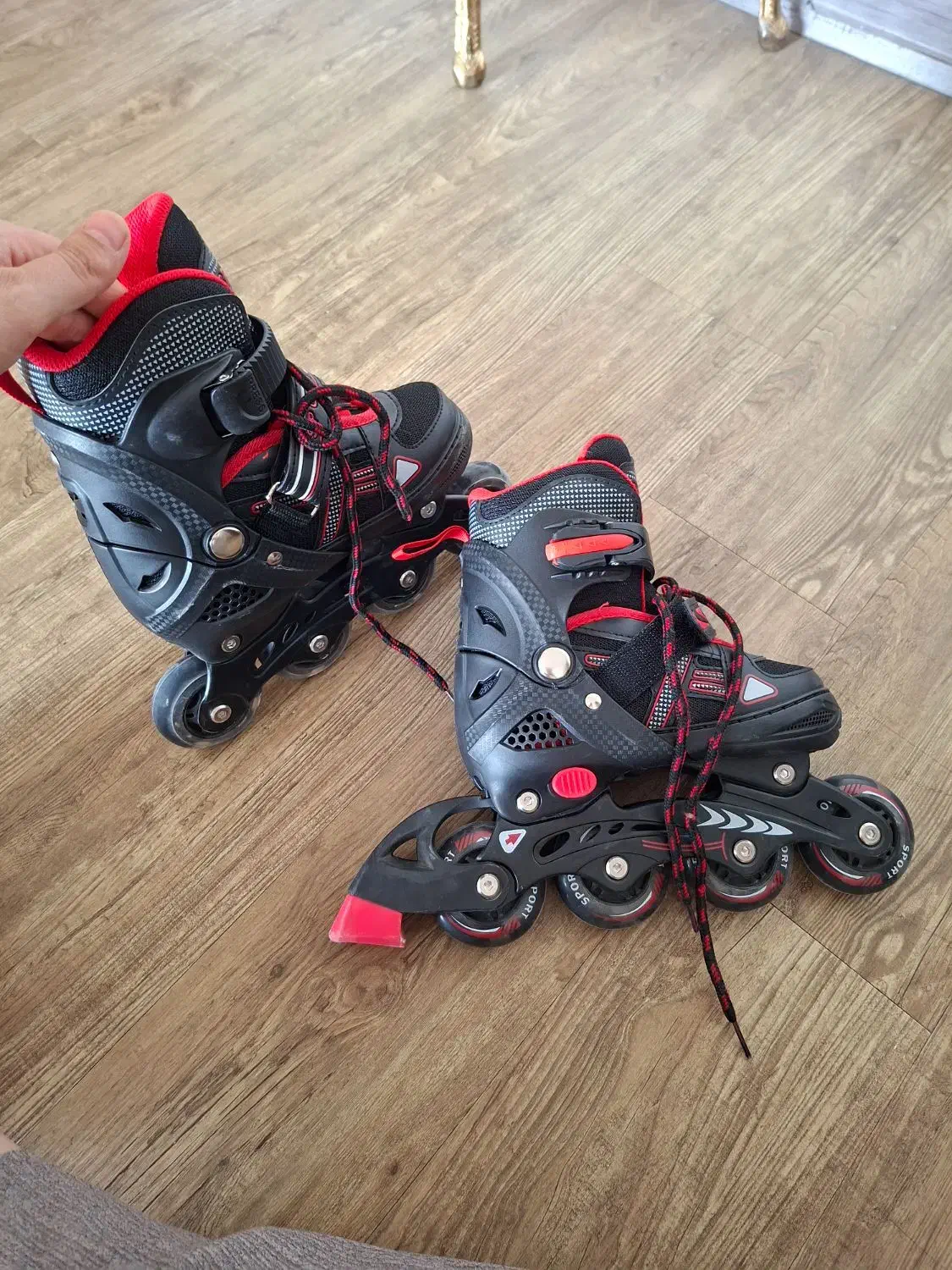 کفش اسکیت ۴ چرخ چراغدار.سایز ۳۱ تا ۳۴|دوچرخه، اسکیت، اسکوتر|تهران, شهرک شهید باقری|دیوار