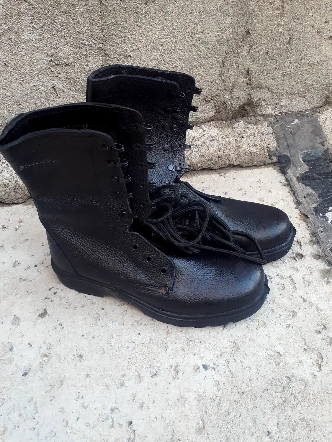 پوتین سربازی|کیف، کفش، کمربند|بیجار, |دیوار