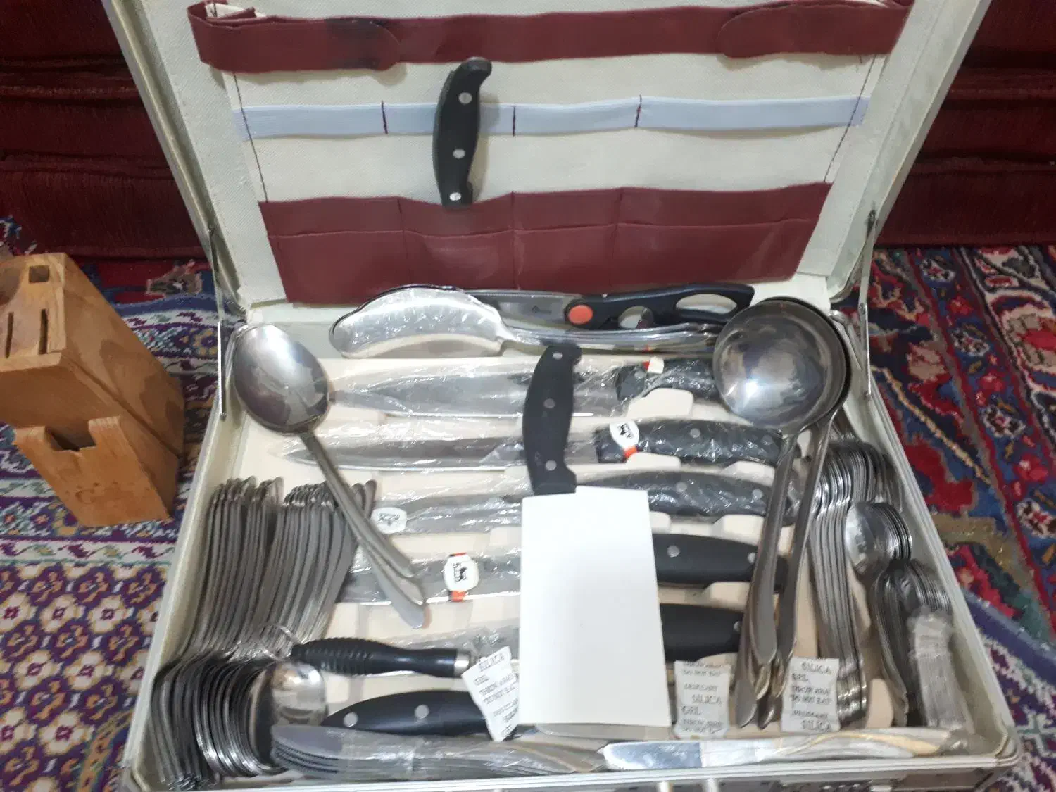 چمدان قاشق چنگال مدل ابرویی درحدنو|ظروف سرو و پذیرایی|پرند, فاز ۲|دیوار