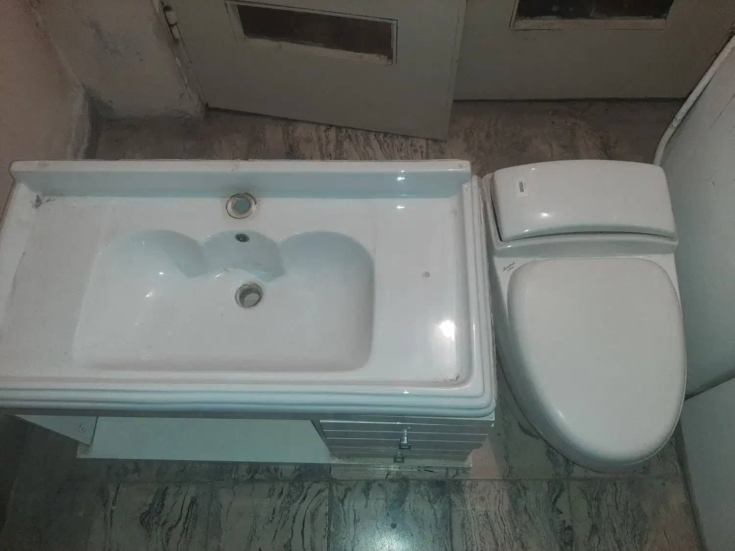 توالت فرنگی برند مروارید به همراه روشویی رایگان|لوازم سرویس بهداشتی|آمل, |دیوار