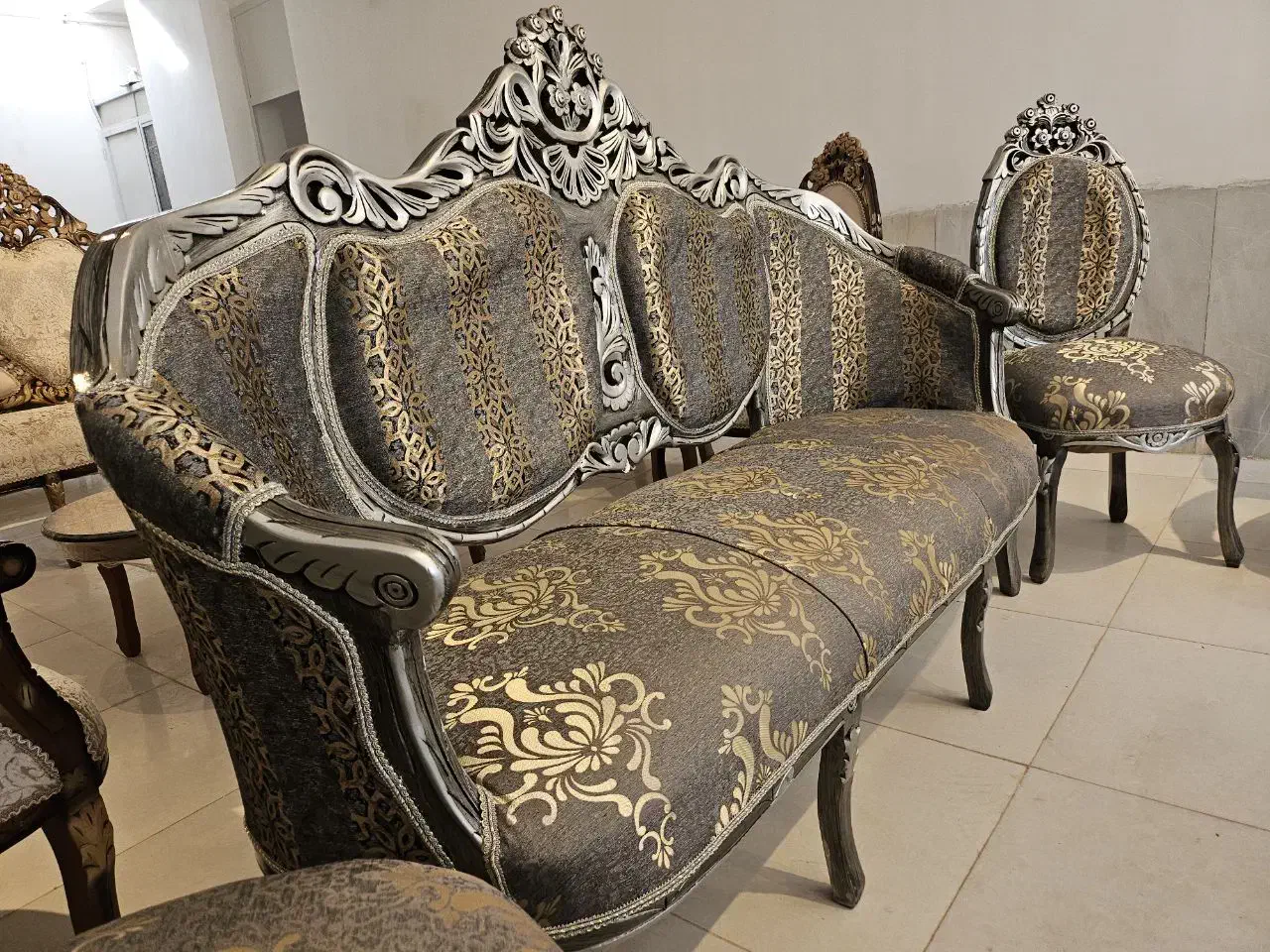 مبل کلاسیک چوبی|مبلمان خانگی و میز عسلی|کرمان, |دیوار