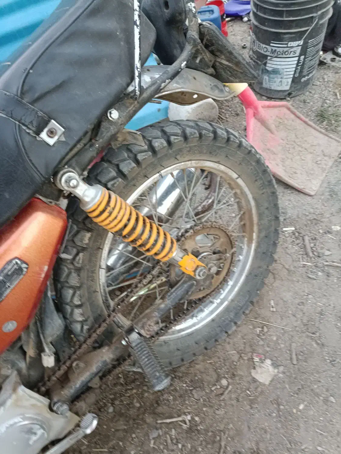 موتورسیکلت جمع شده و شاسی موتورسیکلت|موتورسیکلت|خاروانا, |دیوار