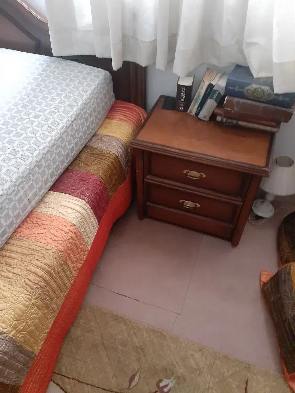 سرویس خواب دونفره تخت و دوتا پاتختی|تخت و سرویس خواب|سمنان, |دیوار