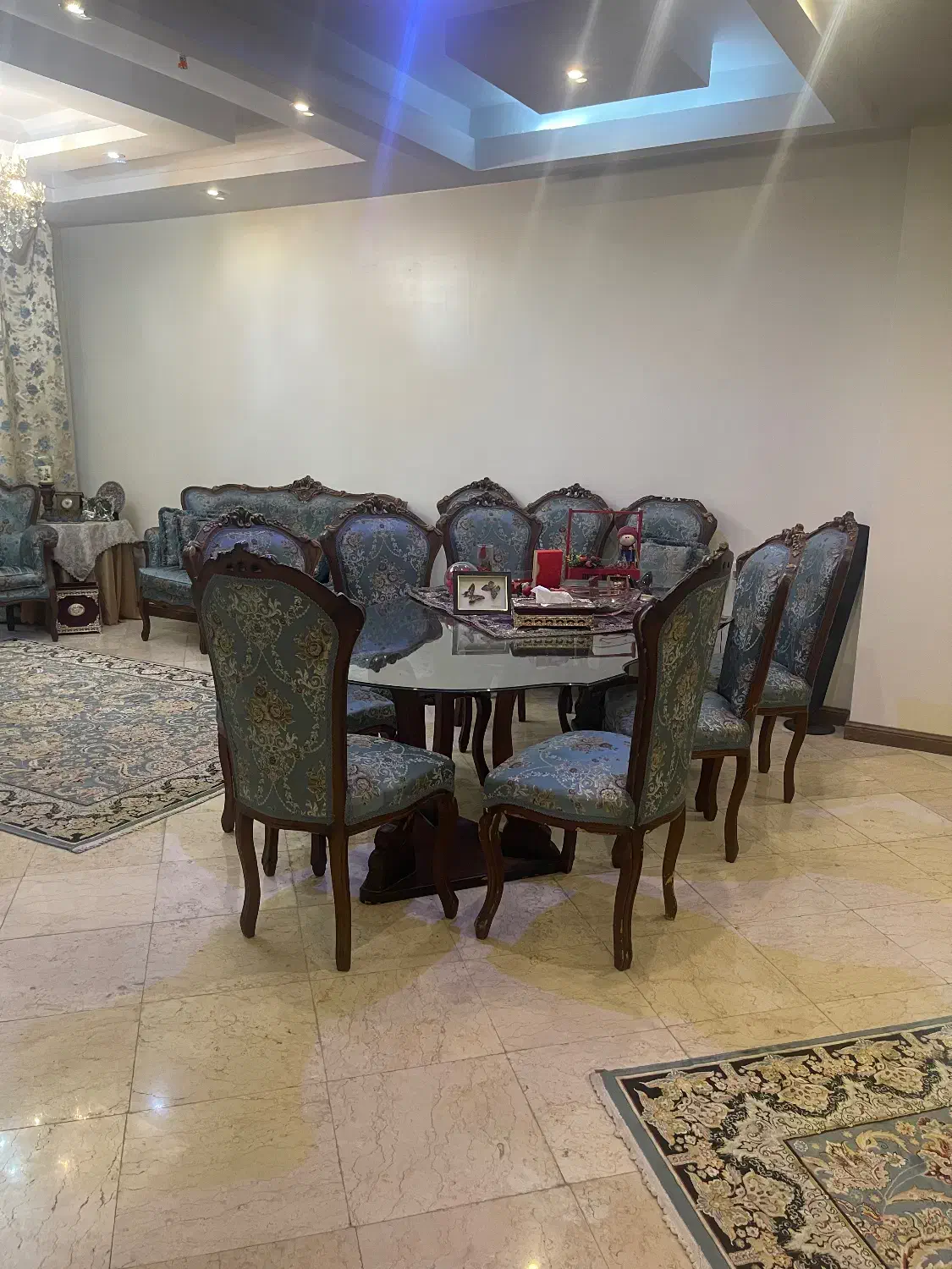 فروش مبلمان ۹ نفره همرا با میزناخارخوری و فرش|مبلمان خانگی و میز عسلی|تهران, سردارجنگل|دیوار