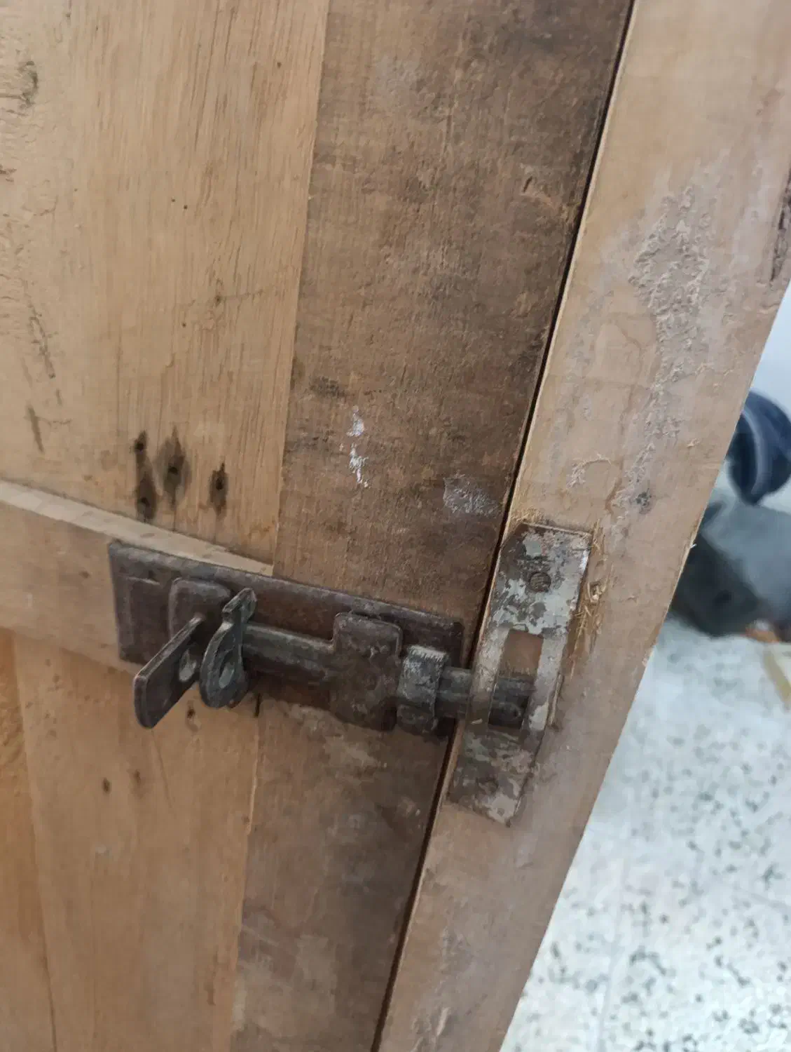 در چوبی قدیمی|مصالح و تجهیزات ساختمان|سبزوار, علمدار|دیوار