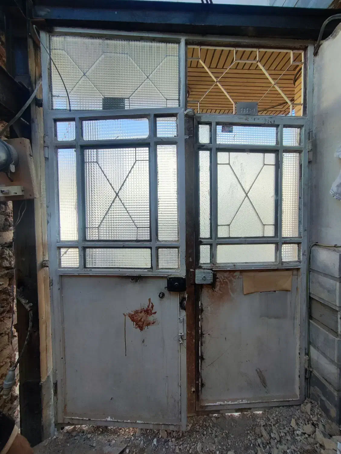 درب پارکینگ و ورودی|مصالح و تجهیزات ساختمان|قم, هفت تیر|دیوار