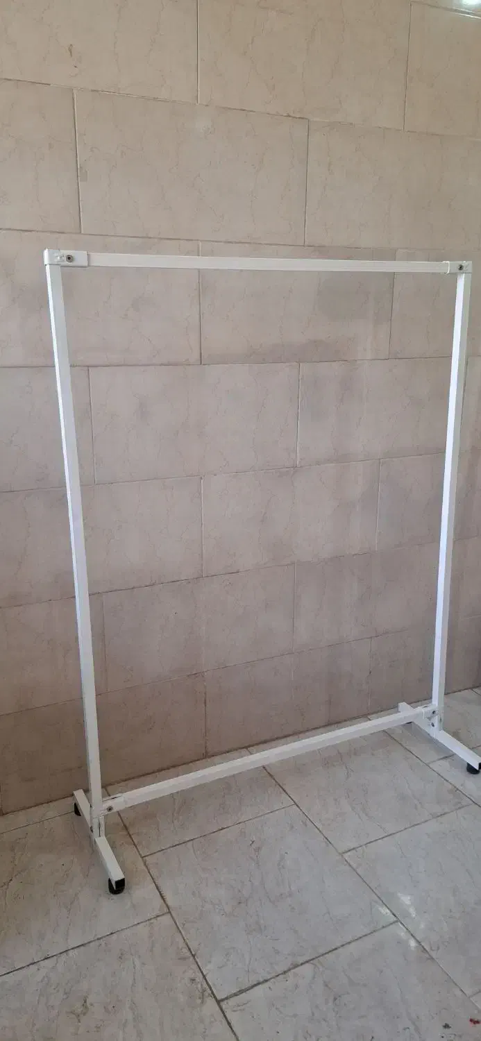 جالباسی سفید|بندرخت و رختآویز|گنبد کاووس, |دیوار