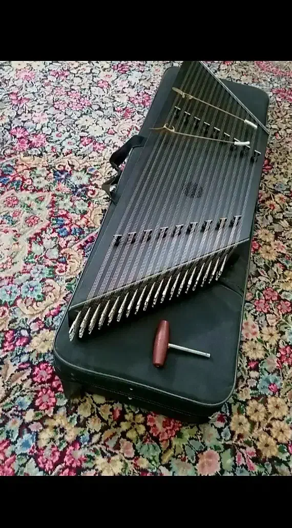 سنتوراستادصادقی|سازهای سنتی|کرمان, |دیوار