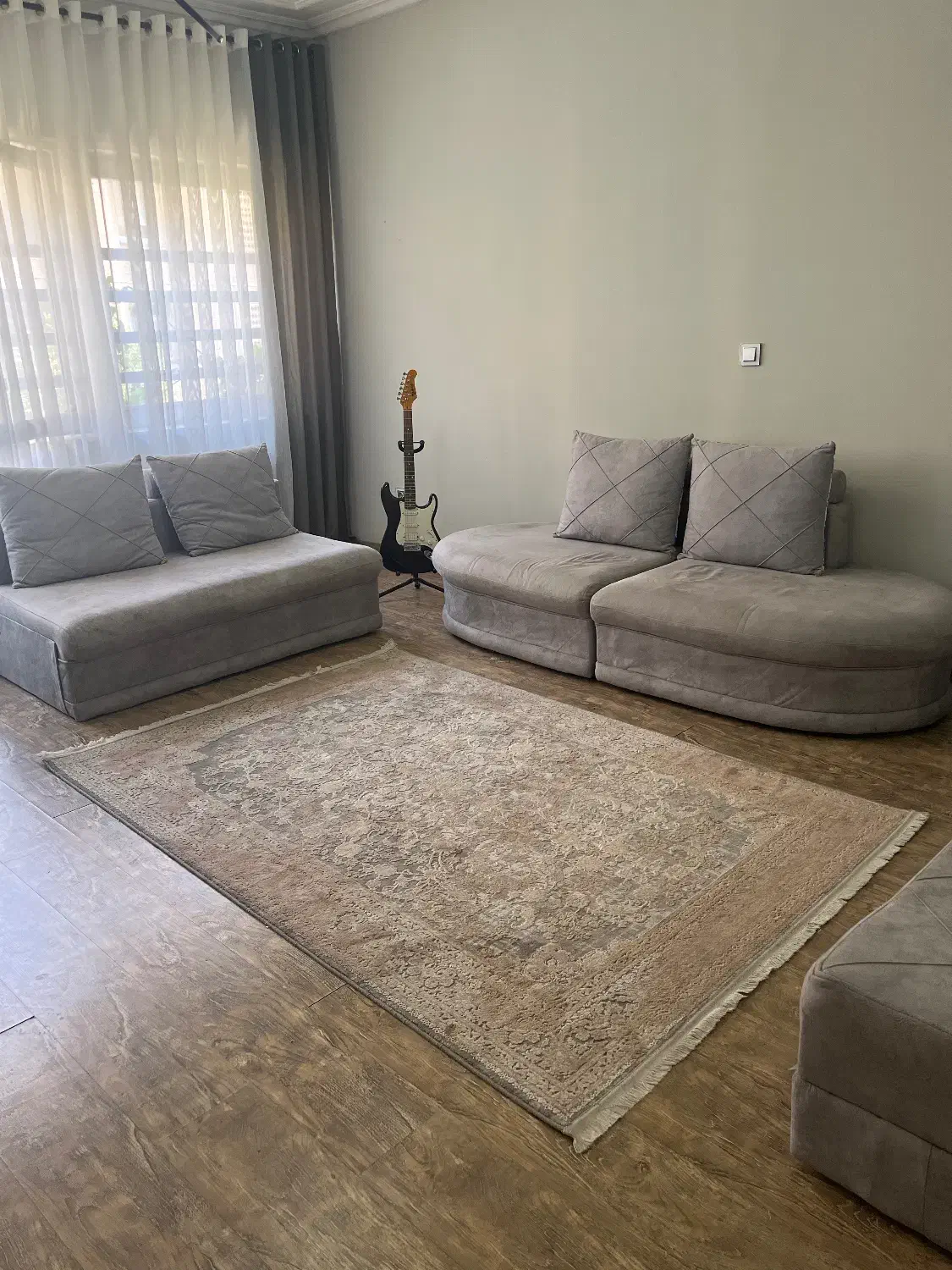 فرش مرینوس طوسی پتینه مدرن 1.5× 2.25|فرش|شیراز, قدوسی غربی|دیوار