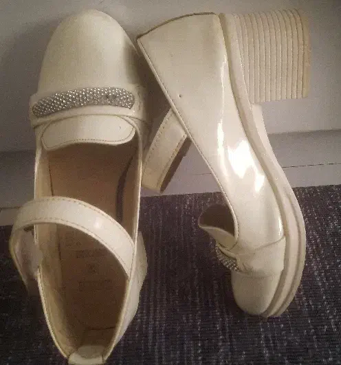 کفش دخترونه|کفش و لباس بچه|تهران, مقدم|دیوار