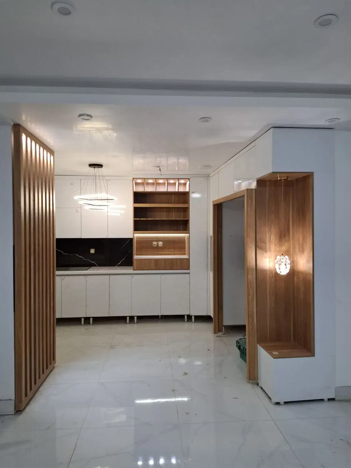 نصاب کابینت آماده هود و گاز|خدمات پیشه و مهارت|کرمان, |دیوار