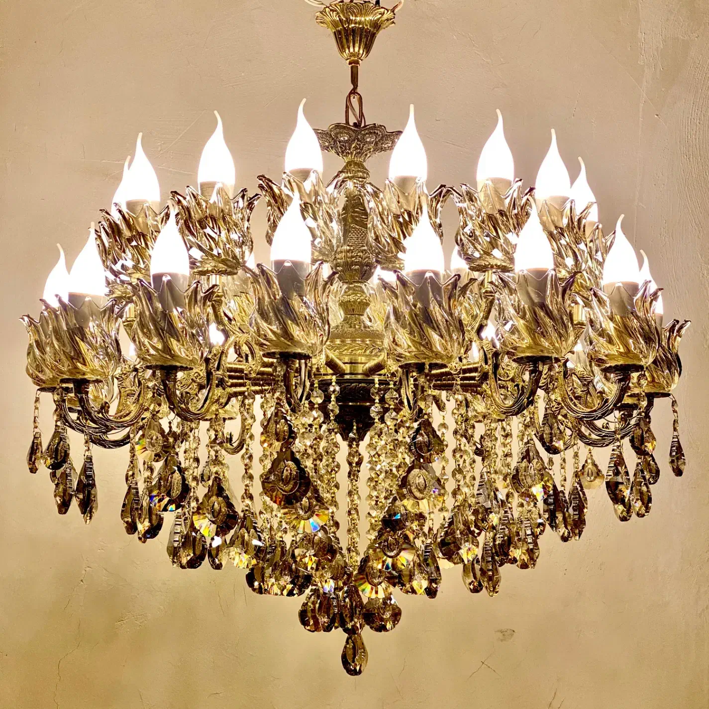 لوستر‌ سـ‌ـی شعله/طرح تعویض لوستر کهنه برنج با نو|لوستر و چراغ آویز|تهران, نعمت‌آباد|دیوار