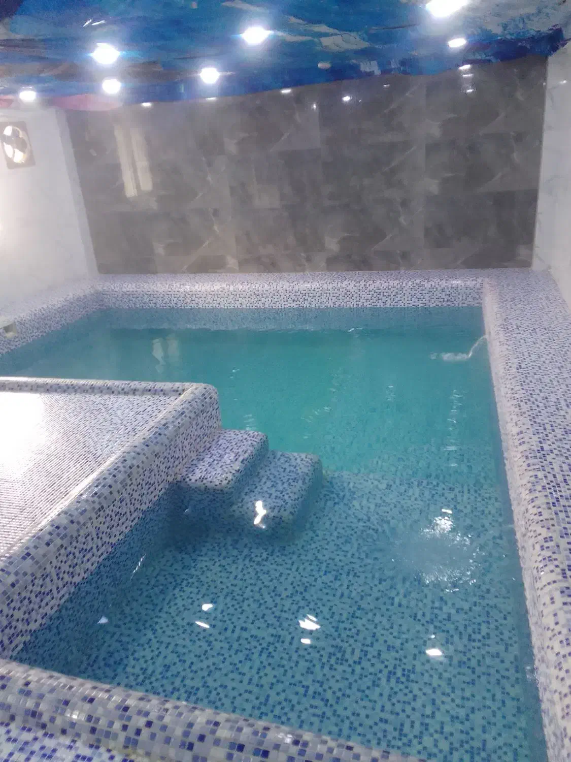 اجاره ویلا استخر دار روزانه|اجارهٔ کوتاهمدت ویلا و باغ|گالیکش, |دیوار