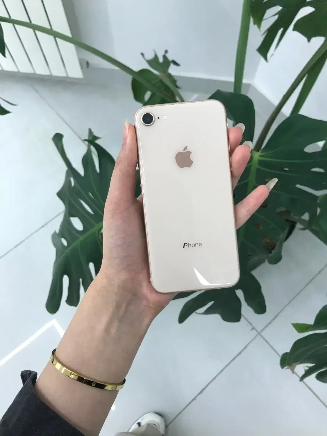 iphone 8 gold|موبایل|بندر انزلی, جهانگانی|دیوار