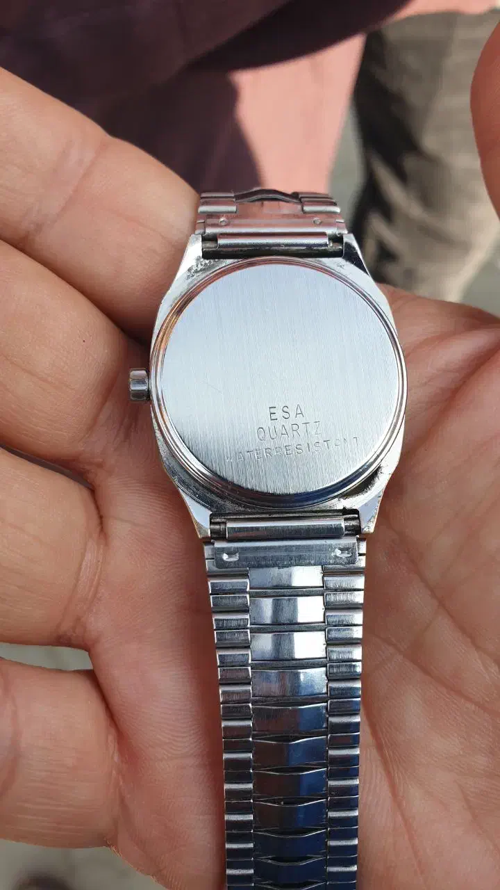 ساعت سوئیسی کوارتز اصل قدیمی|ساعت|مهاباد (آذربایجان غربی), |دیوار