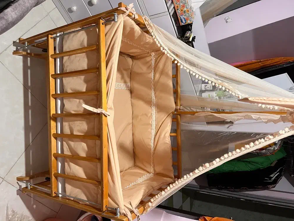 تخت نوزاد کنارمادر|تخت و صندلی بچه|الوند, |دیوار