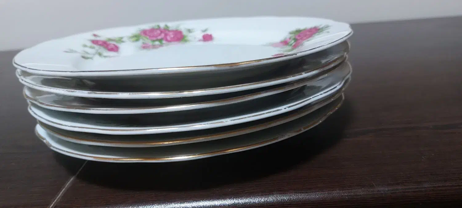 بشقاب قدیمی گلسرخی|کلکسیون اشیاء عتیقه|تهران, توحید|دیوار