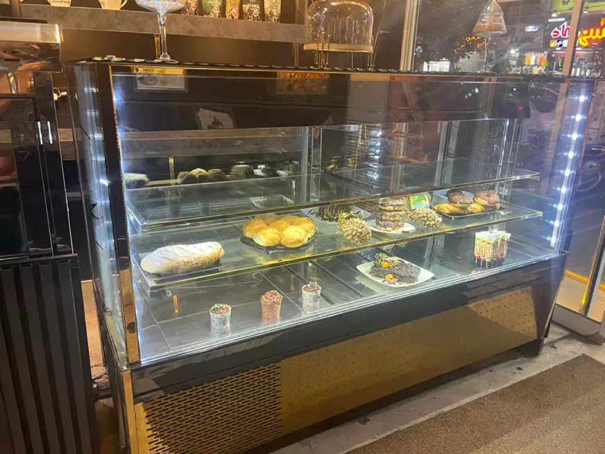 یخچال صنعتی شو کیک|کافیشاپ و رستوران|نوشهر, |دیوار