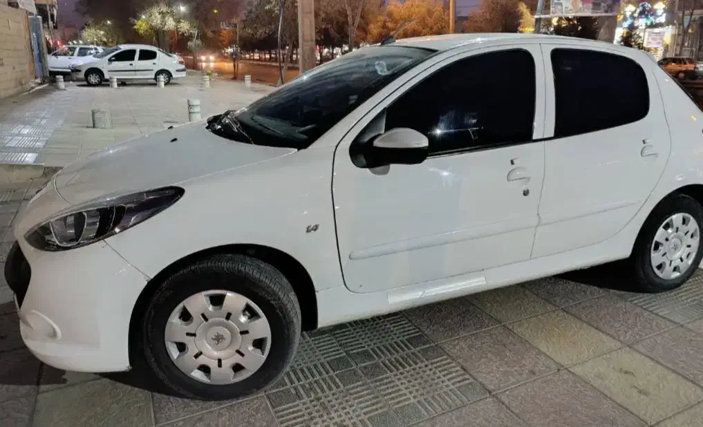 ۲۰۷ مدل ۱۴۰۰ سقف فلز فرمان برقی|خودرو سواری و وانت|کرمان, |دیوار