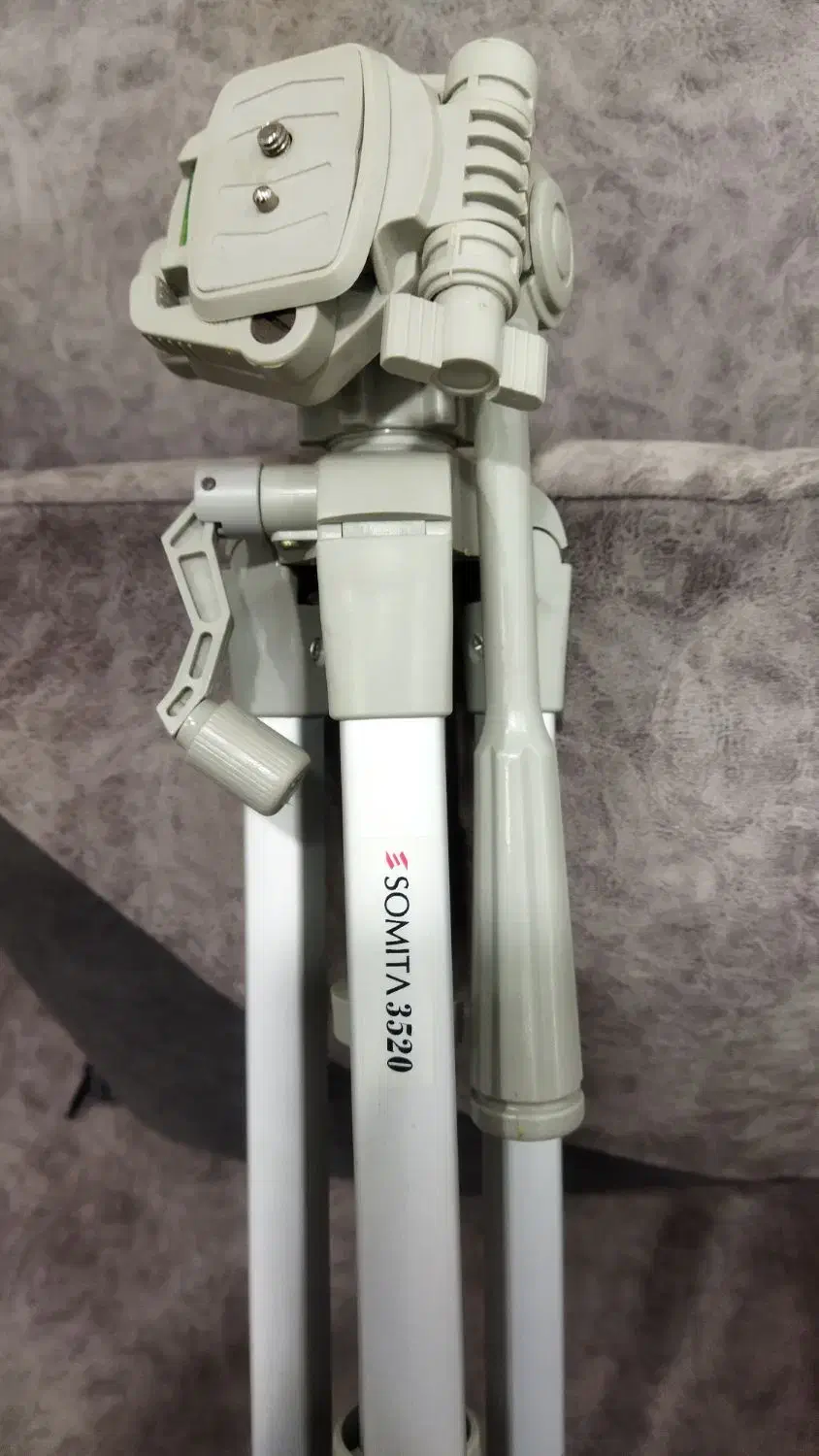 پایه دوربین|دوربین عکاسی و فیلم‌برداری|شیراز, باغ تخت|دیوار