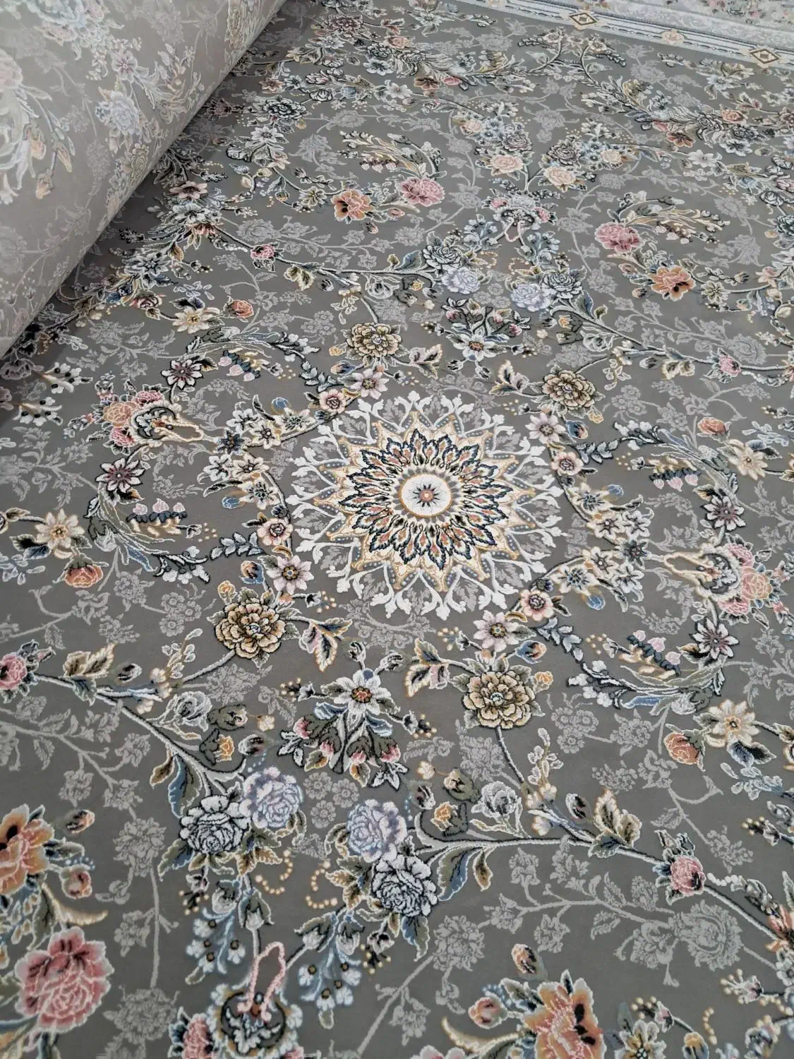 فرش ۹ متری ۱۵۰۰ شانه برجسته|فرش|مریوان, |دیوار