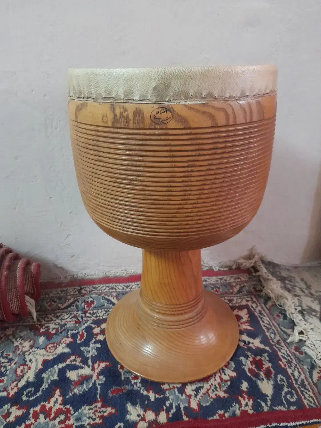 تنبک شیرانی اصفهان|سازهای سنتی|خرم‌آباد, |دیوار