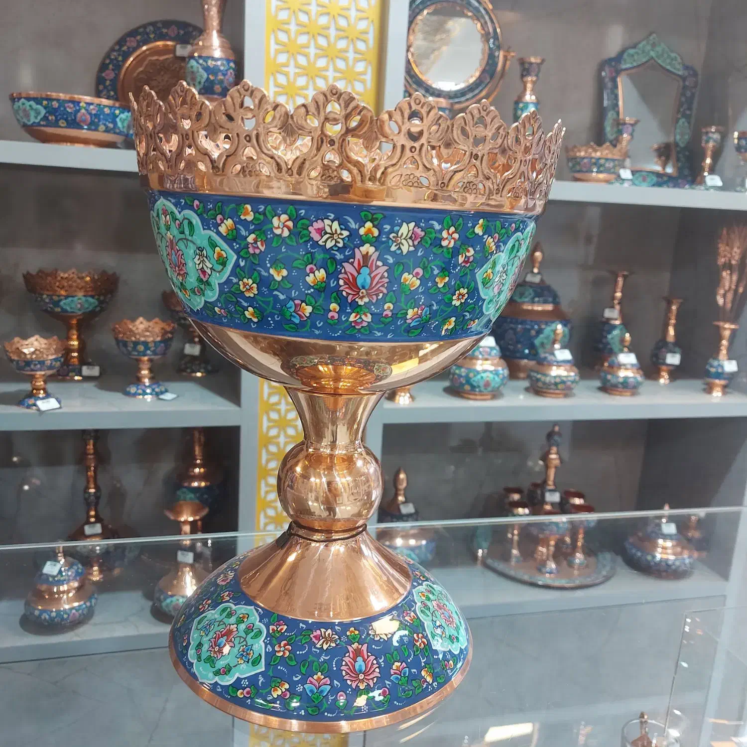 قندان و گلدان مسی اقساط ۲۴ماهه بازنشسته|صنایع دستی و سایر لوازم تزئینی|تبریز, |دیوار