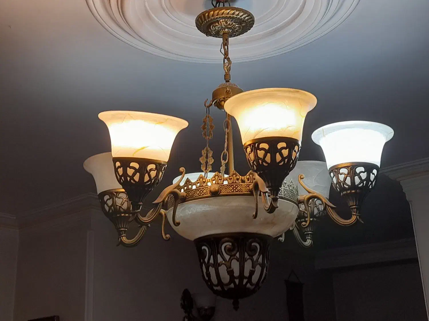 لوستر ۶شاخه بسیارشیک ومجلسی ونوردهی عالی|لوستر و چراغ آویز|کرج, مصباح|دیوار