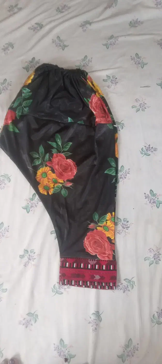 لباس بلوچی|لباس|آق قلا, |دیوار