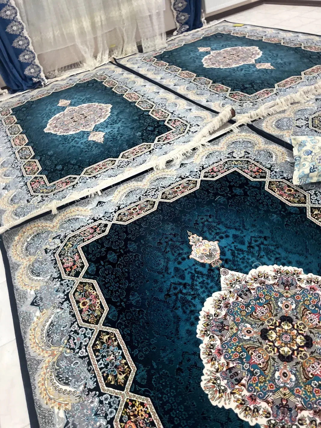 فرش|فرش|پردیس, فاز ۸|دیوار