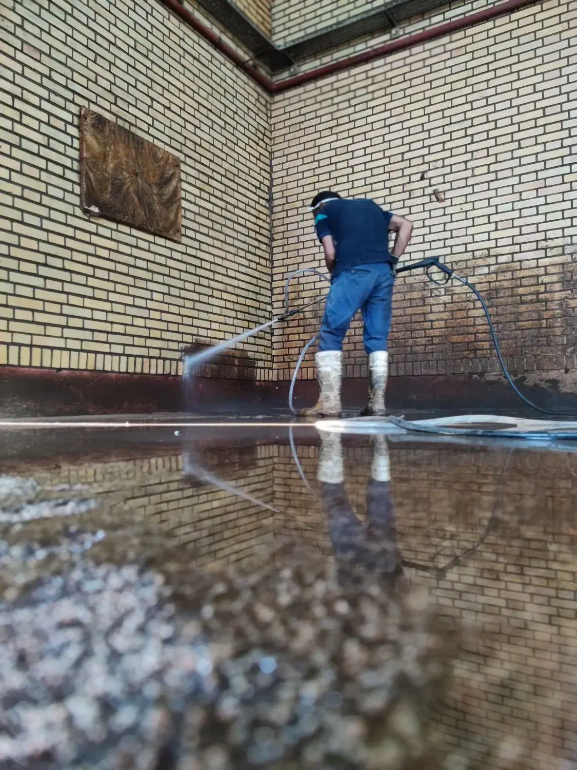 نظافت تخصصی کارخانه کارگاه انبار سوله شستشوی صنعتی|خدمات نظافت|مشهد, امیریه|دیوار