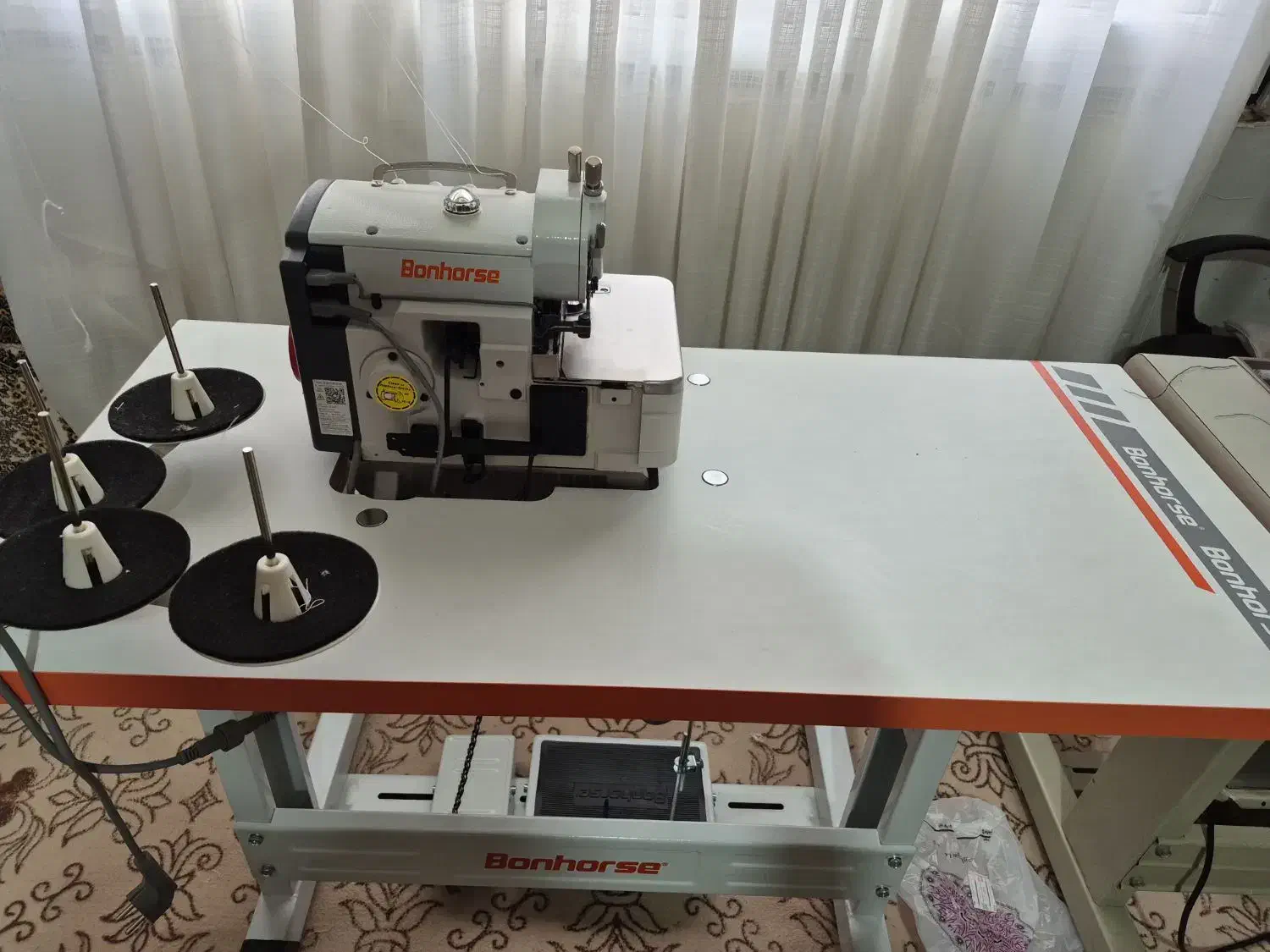 سردوز بن هورس|چرخ خیاطی و ریسندگی|ابهر, |دیوار