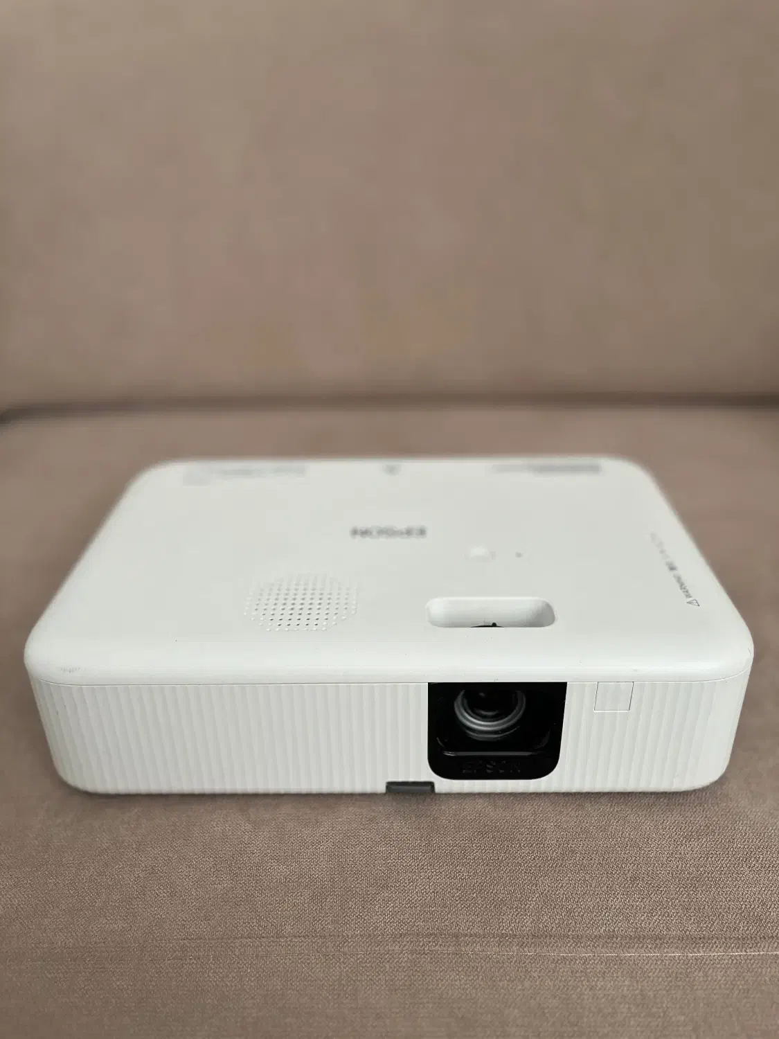 دیتا پروژکتور اپسون + پرده2 متر و ۳ پایه|تلویزیون و پروژکتور|بیرجند, |دیوار