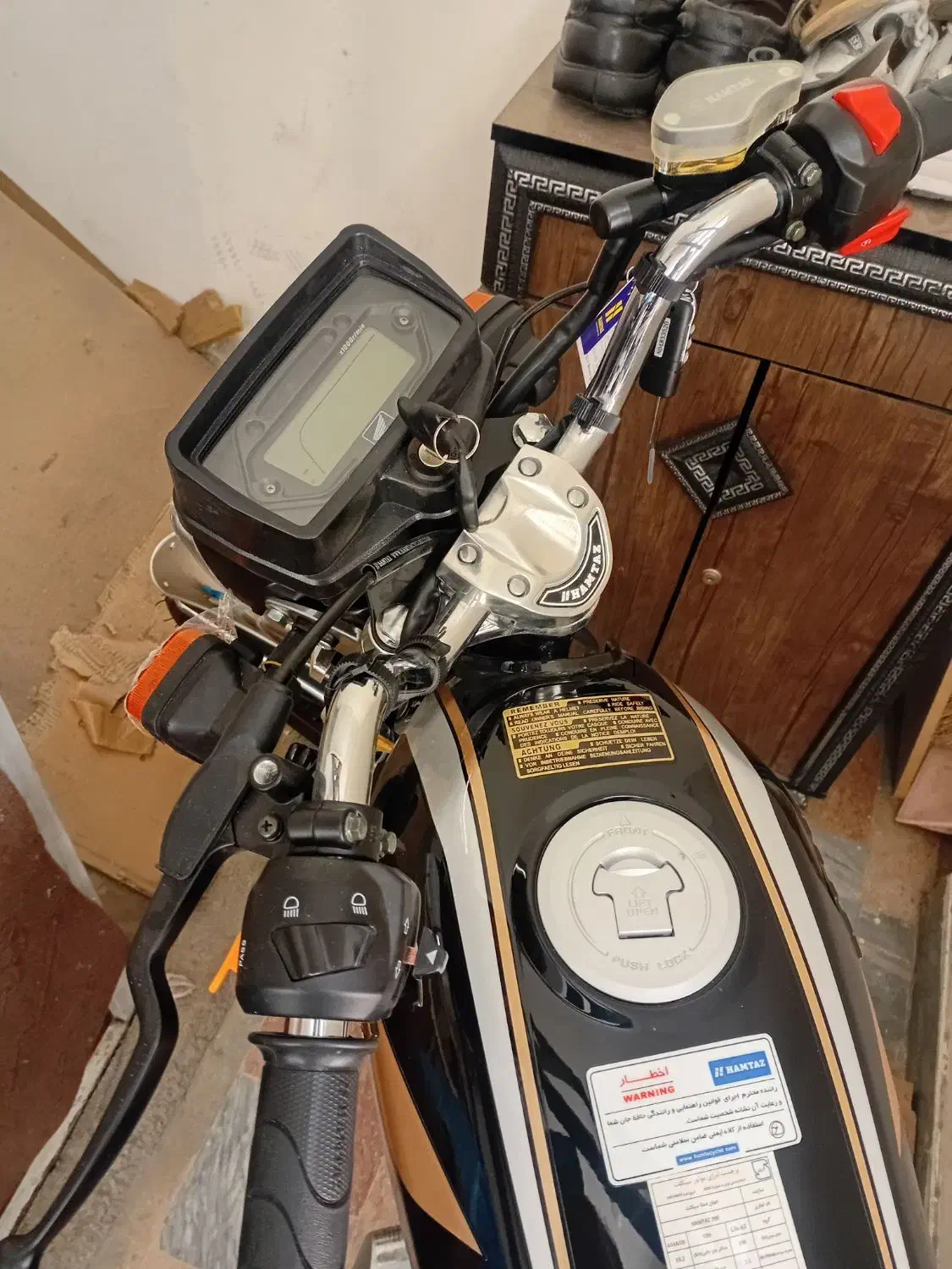 یک عدد موتور ۲۰۰ همتاز ۱۴۰۴ بدون کارکرد|موتورسیکلت|اهر, |دیوار