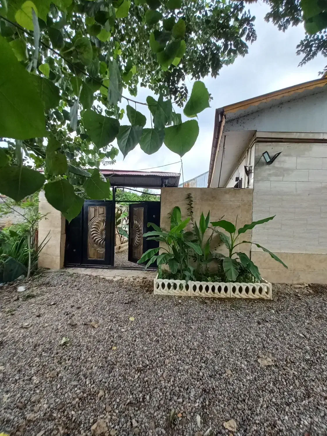 ویلایی حیات دار سه خواب|فروش خانه و ویلا|رشت, احمد گوراب|دیوار