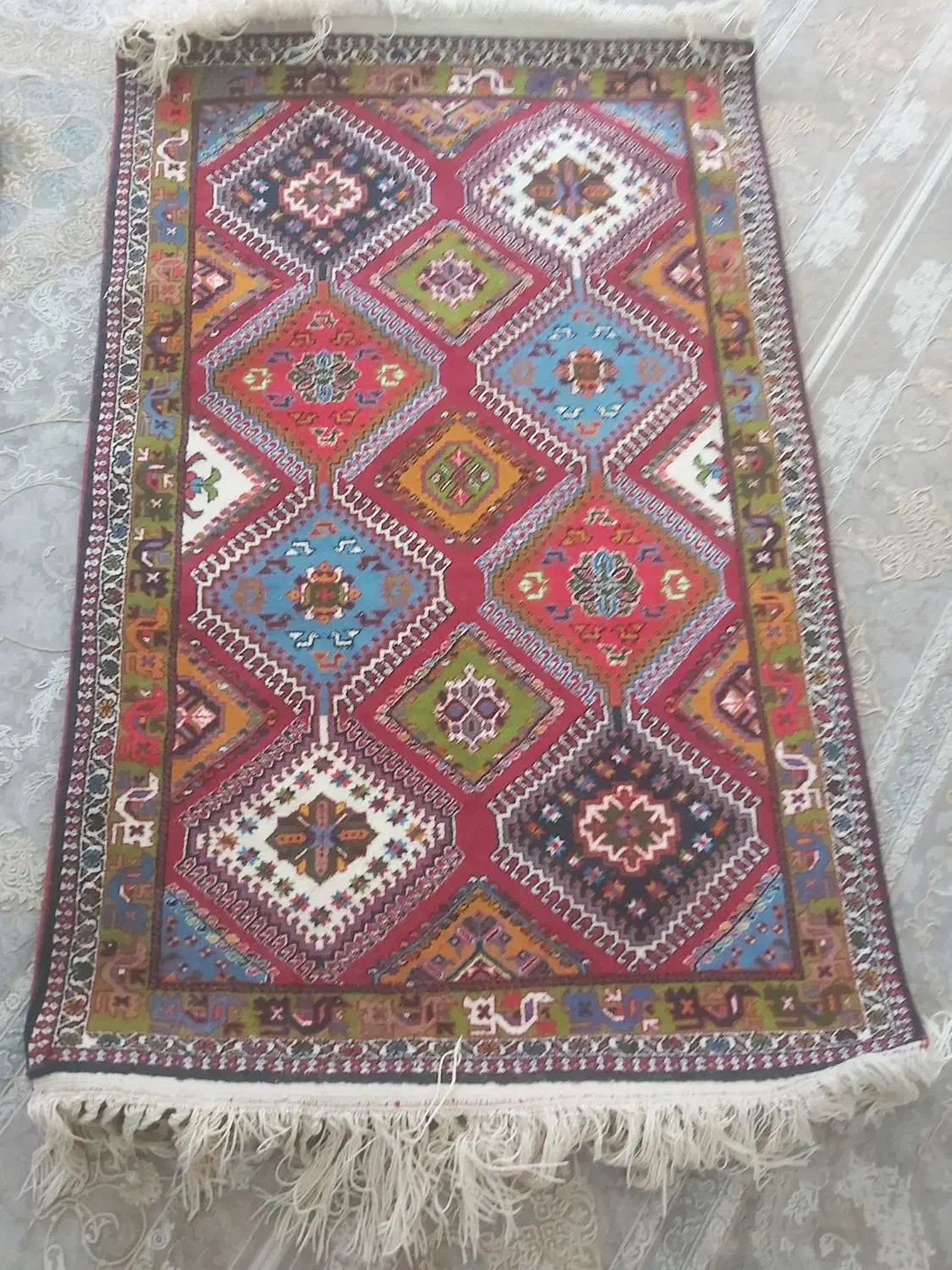 قالی دستباف یلمه|فرش|اصفهان, سپاهان‌شهر|دیوار