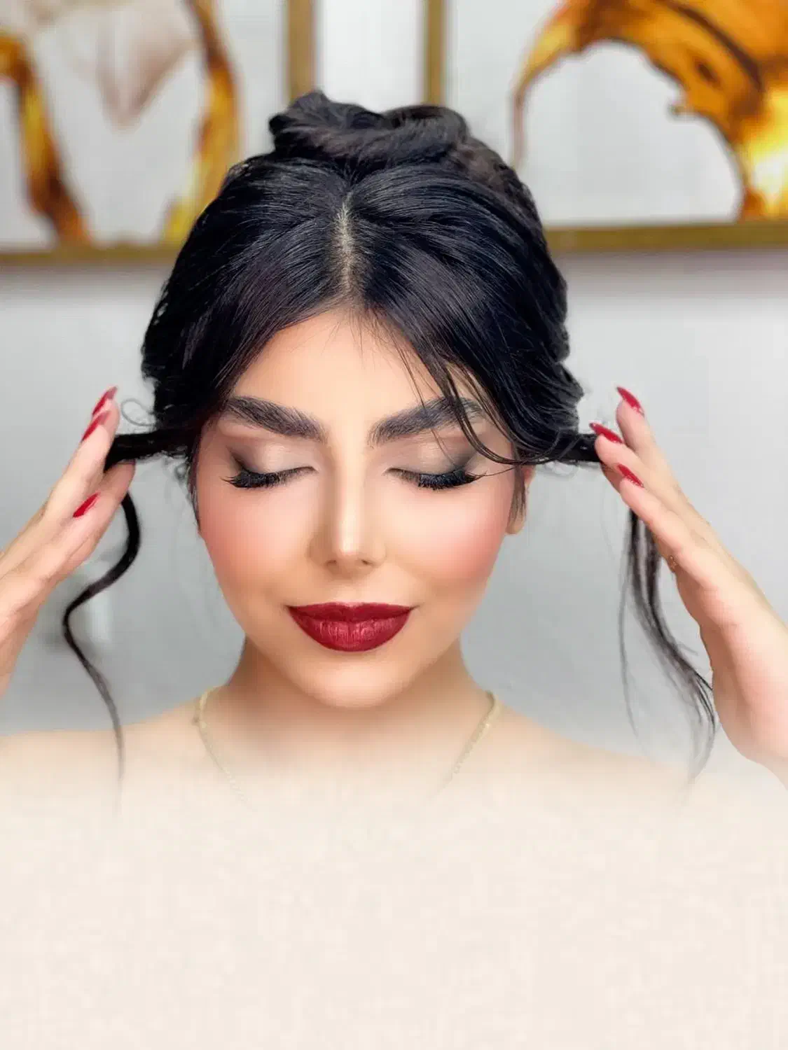 تخفیف ویژه میکاپ و شنیون|خدمات آرایشگری و زیبایی|رشت, معلم|دیوار