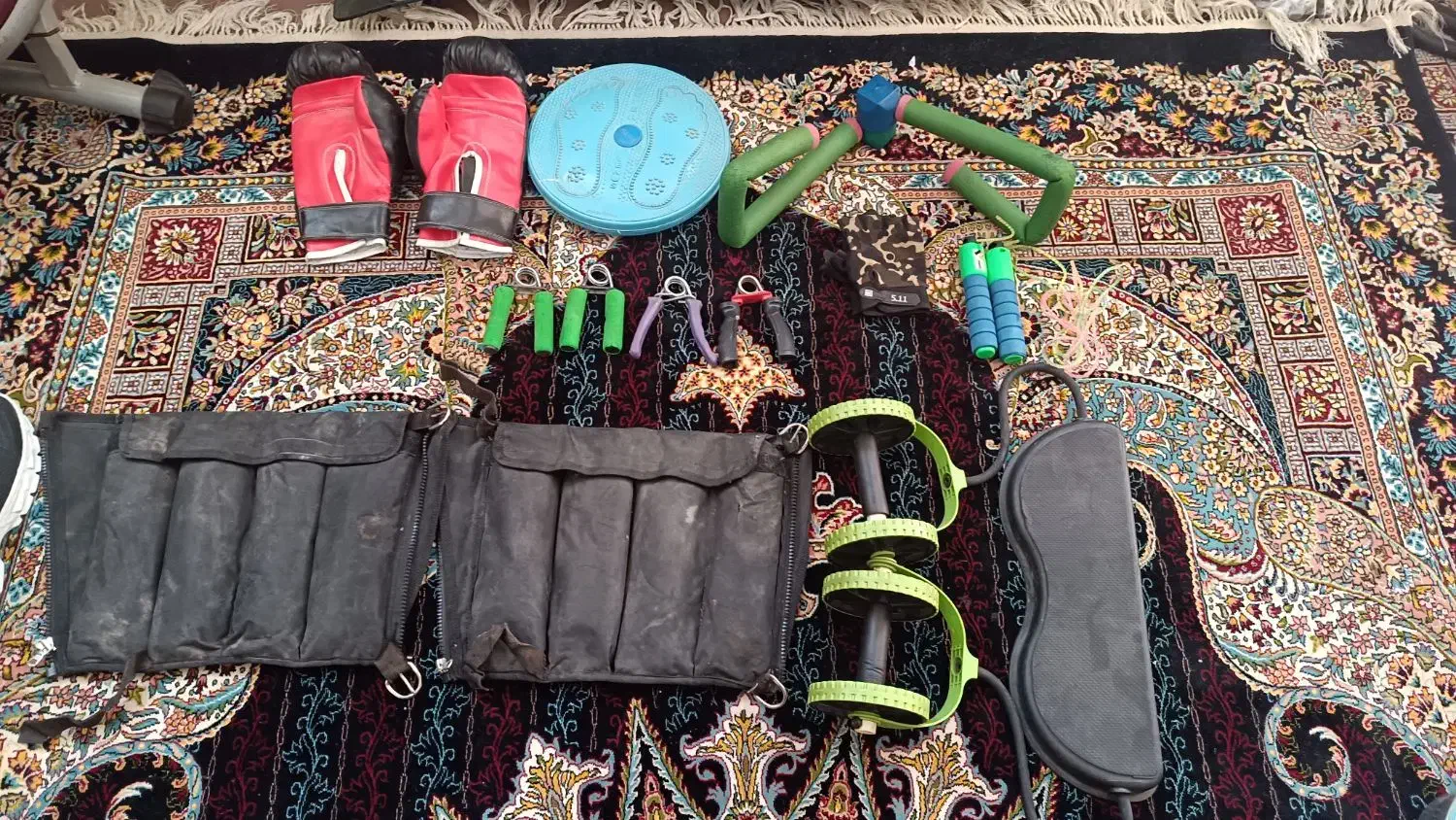 مقداری لوازم ورزشی|تجهیزات ورزشی|نیشابور, فرح بخش|دیوار