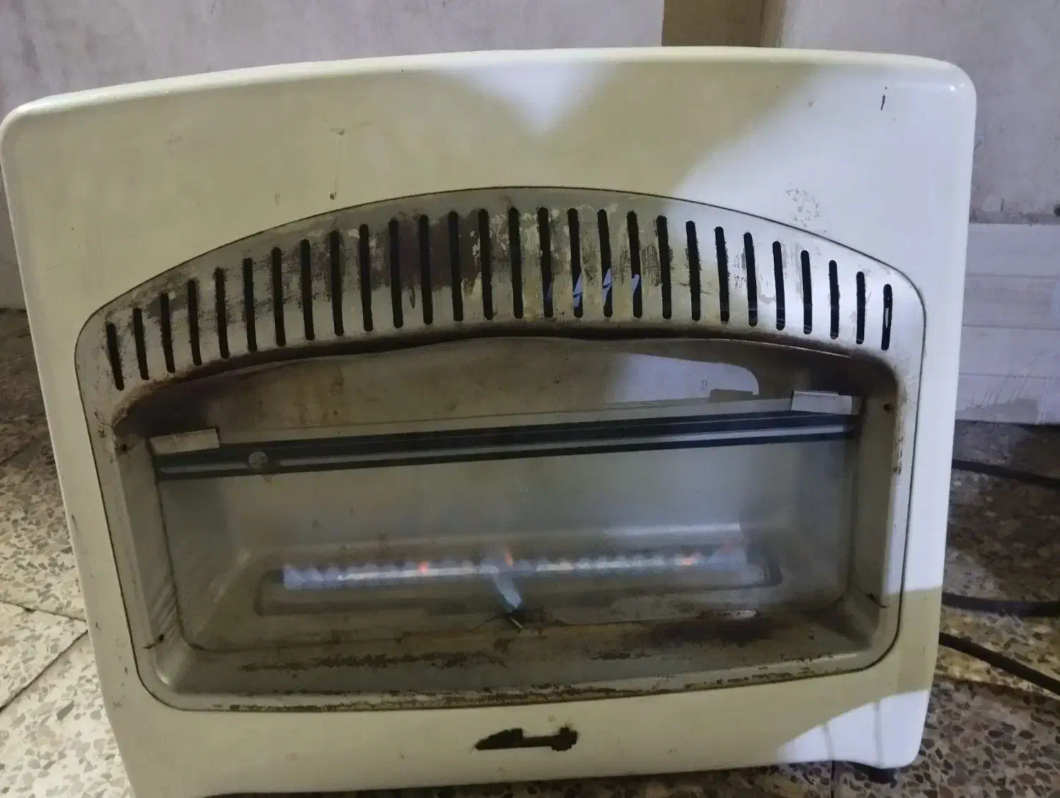 بخاری گازی بزرگ|بخاری، هیتر، شومینه|اهواز, کمپلو شمالی|دیوار