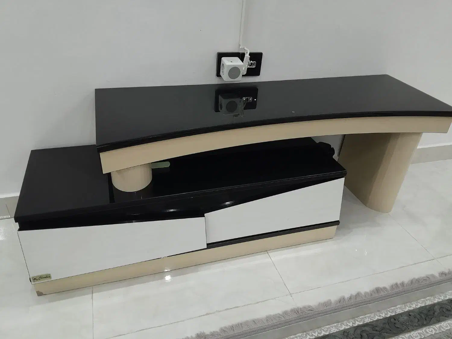 میزتلویزیون|میز تلویزیون|رشت, دروازه لاکان|دیوار